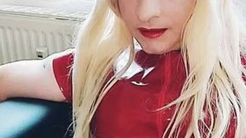 Schau Deiner Lady Stefie zu wie ich mir meinen Ladyschwan...und mein Arschfötz.. verwöhne. Schau hin