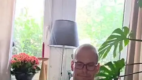 Hab es heut mal mit einer Penis Pumpe versucht.