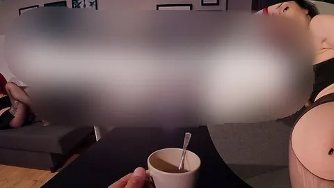 Sally_Sphynx: Creampie im Airbnb - Bewertung: 5 Sterne, 1 Schuss ?