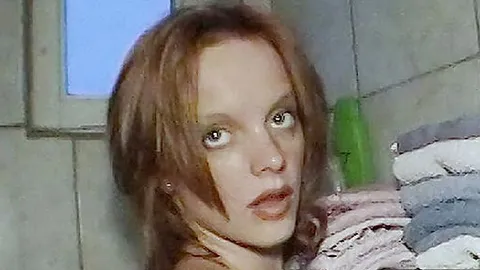 Petty (19) braucht eine Ladung Sperma in ihre Mundfotze