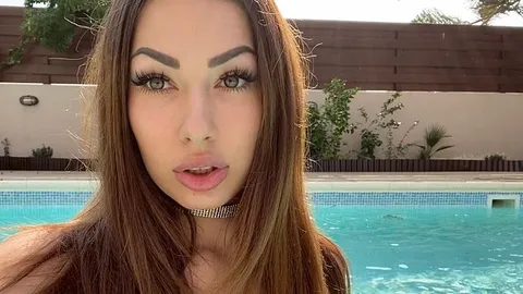 Bekannter Streamer fickt meinen Hals