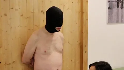 Beim Eier abbinden hat er gespritzt