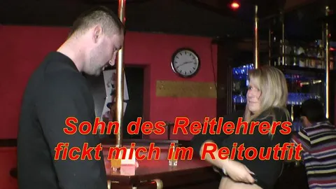 Sohn des Reitlehrers Fickt mich im Reitoutfit