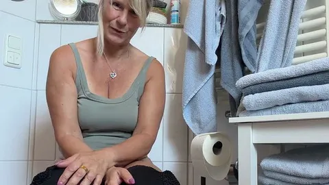 Das erste Mal in der neuen Wohnung gepisst