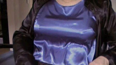 TVSatin: Blaues Satintop