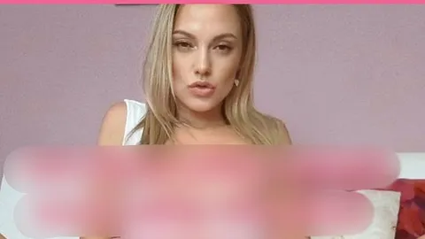 Vicky-Fox: Ich fiste mich selbst & reite wie eine Schlampe-Krass