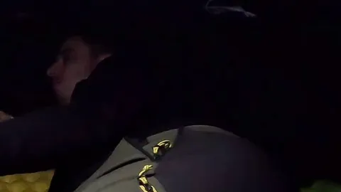 Ein genüsslicher Blowjob im Zelt