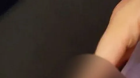 Mit einem Dildo schön selber gefickt