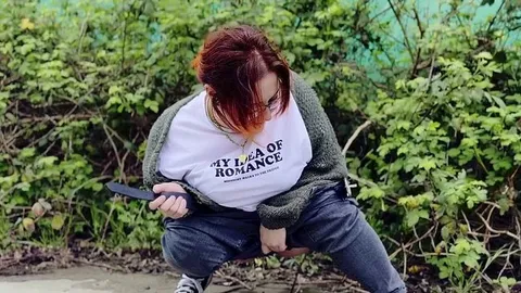 Mein erstes Pissvideo Outdoor! Ich hab mich so beobachtet gefühlt, es war mir etwas peinlich!!