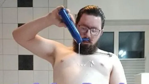 nach dem Duschen eincremen und abspritzen