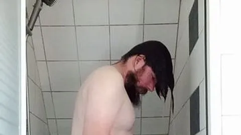 Ich unter der Dusche Teil 1